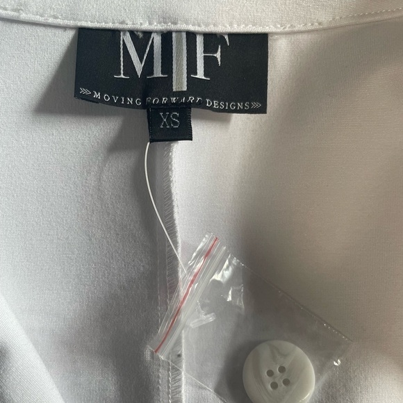 NWOT MF Designs Hamsa fitted two button white silver sequin blazer. Size X-Small - Picture 8 of 9